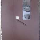 Дверь с порошковой покраской и стеклом
